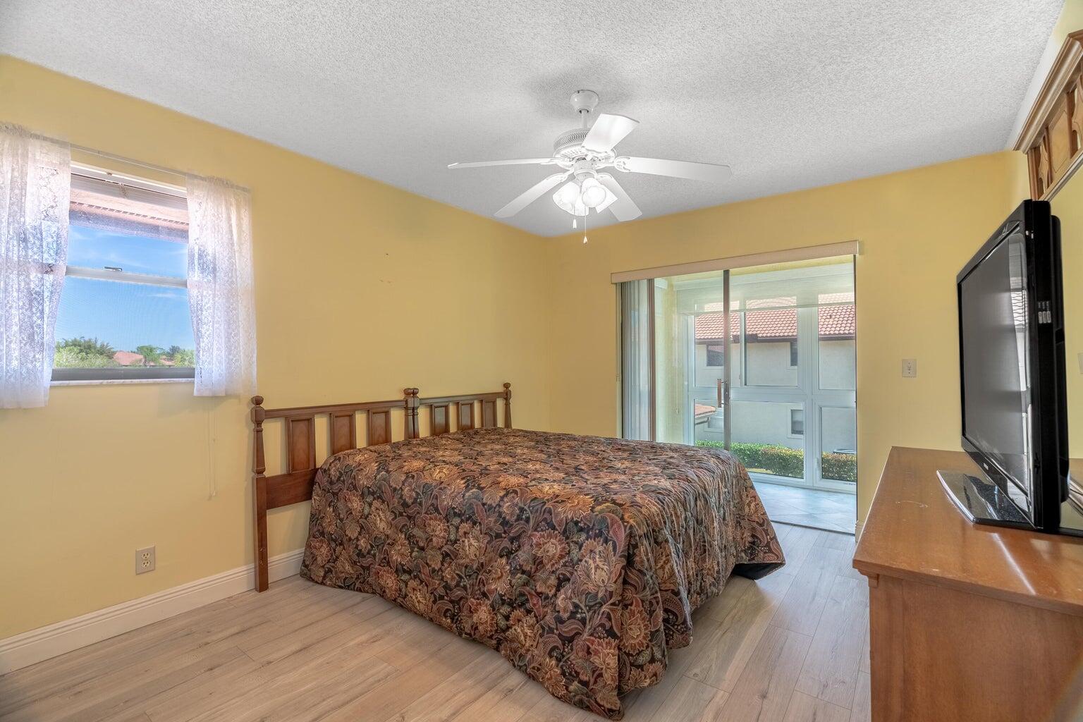 450 SW South River Drive 207