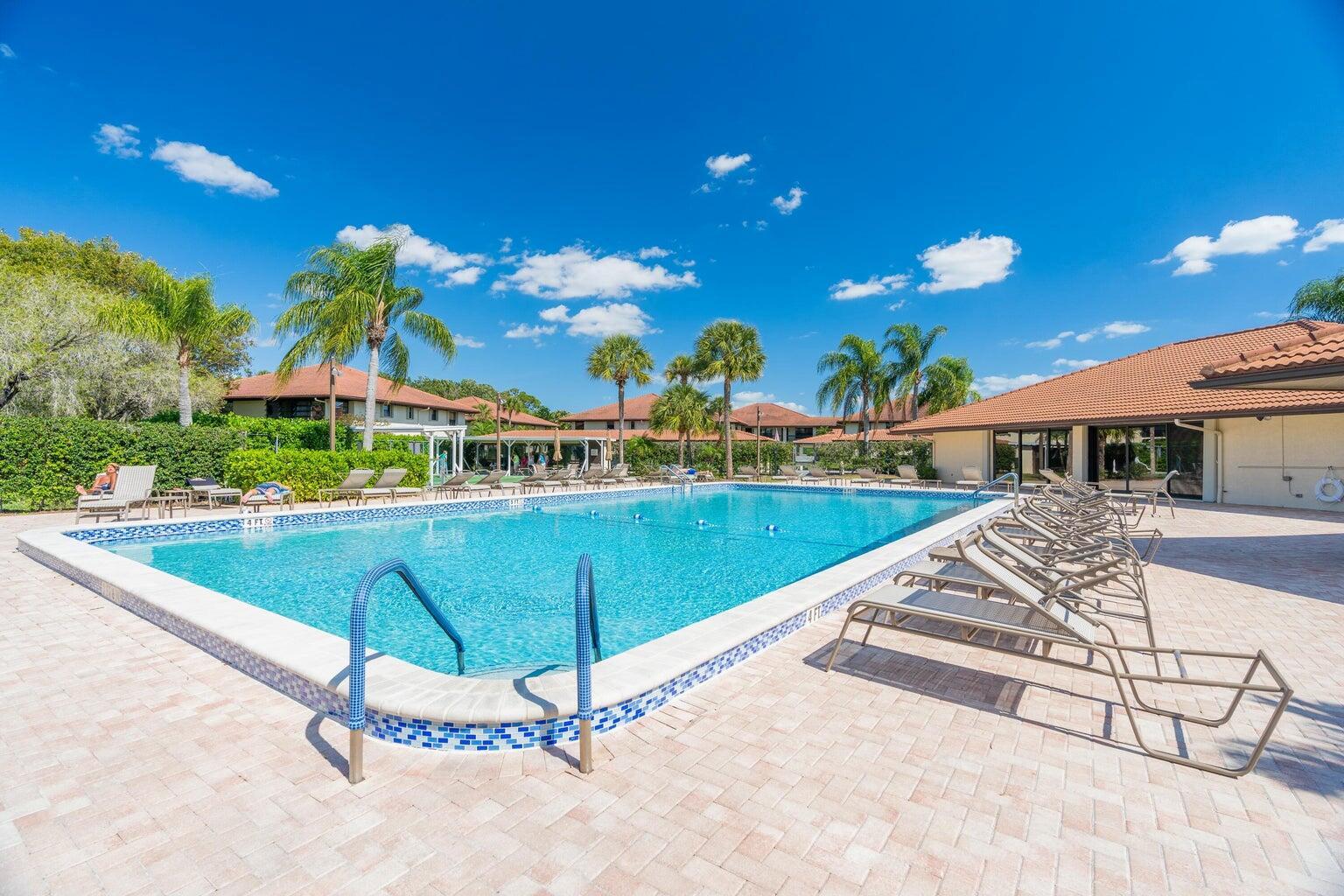 450 SW South River Drive 207