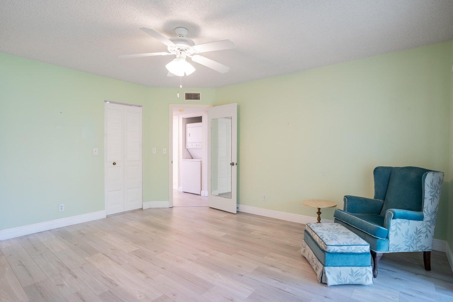 450 SW South River Drive 207
