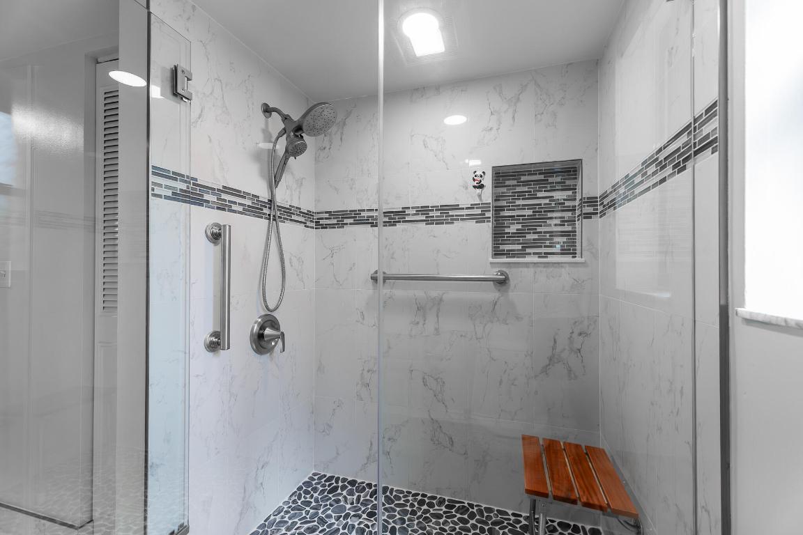 331 SW South River Drive 107