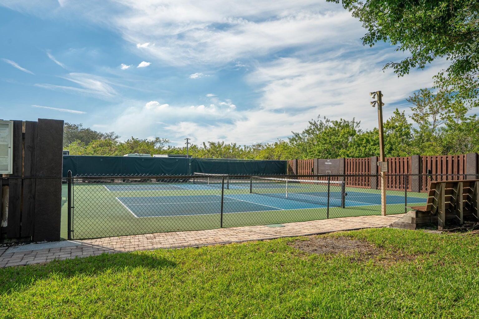 331 SW South River Drive 107