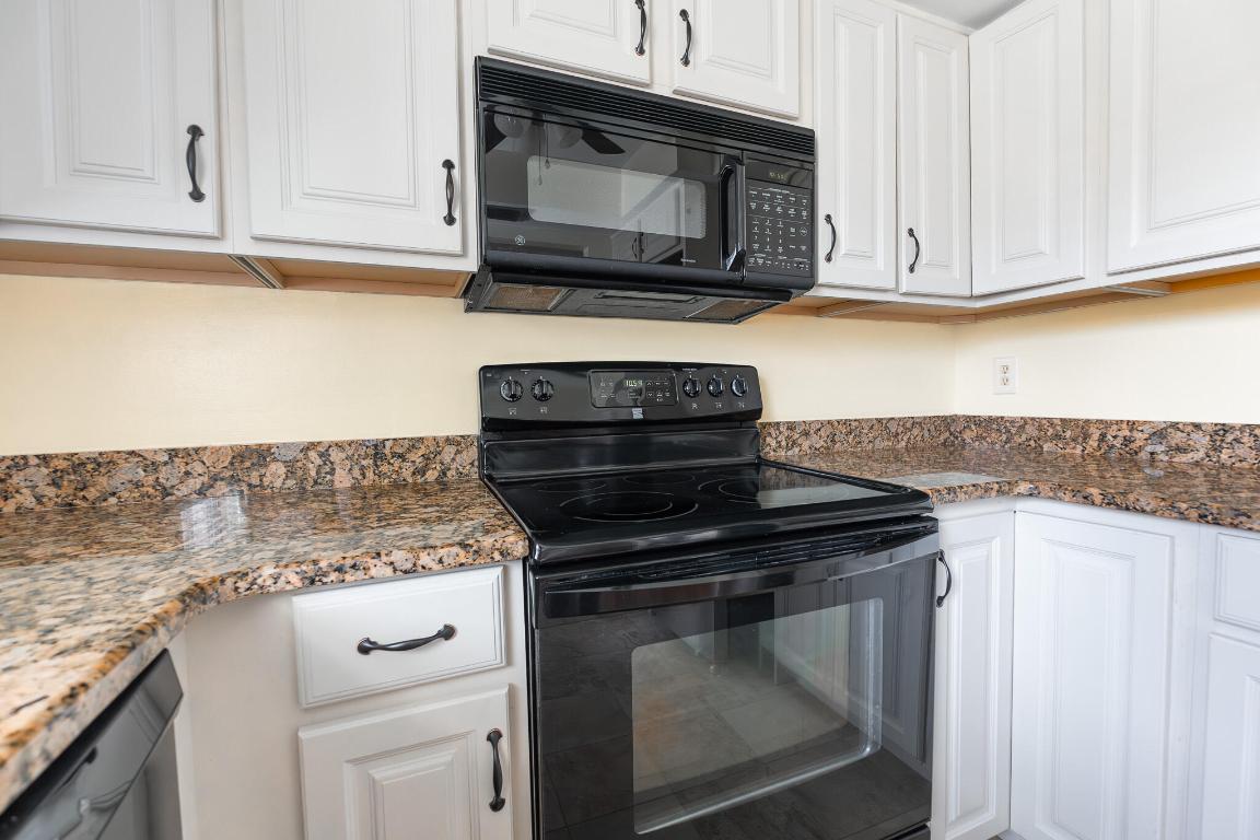 331 SW South River Drive 107