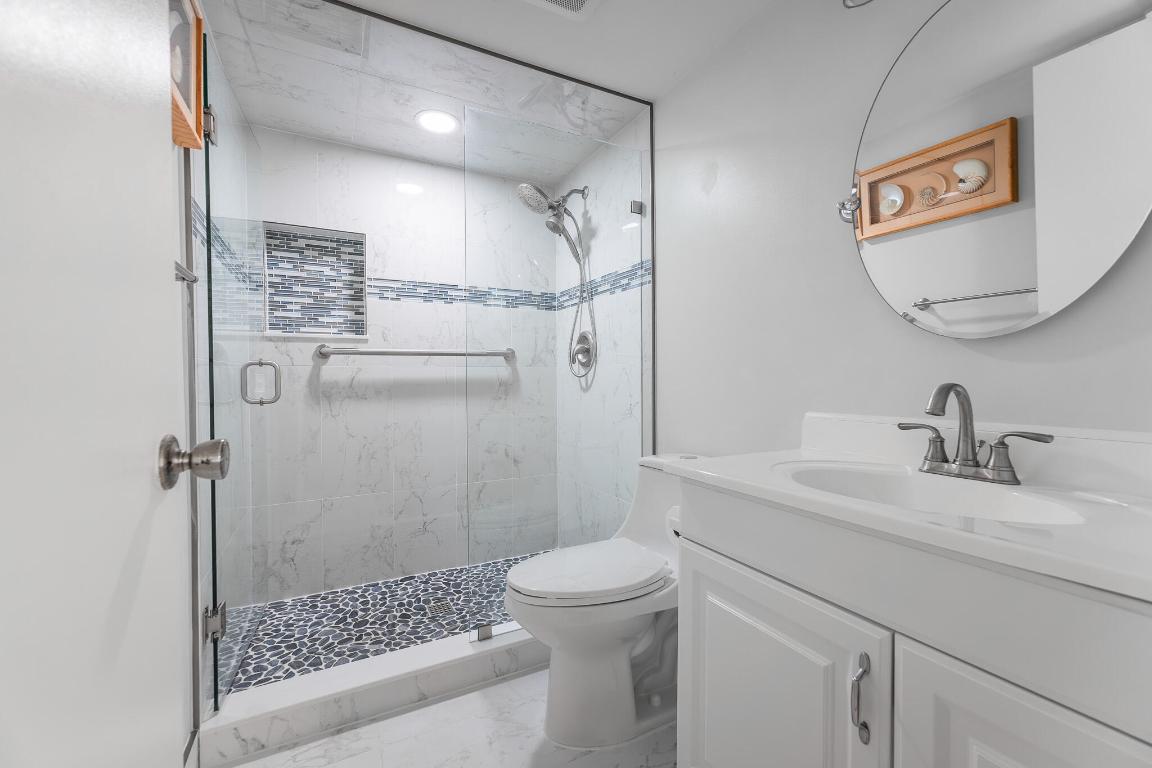 331 SW South River Drive 107