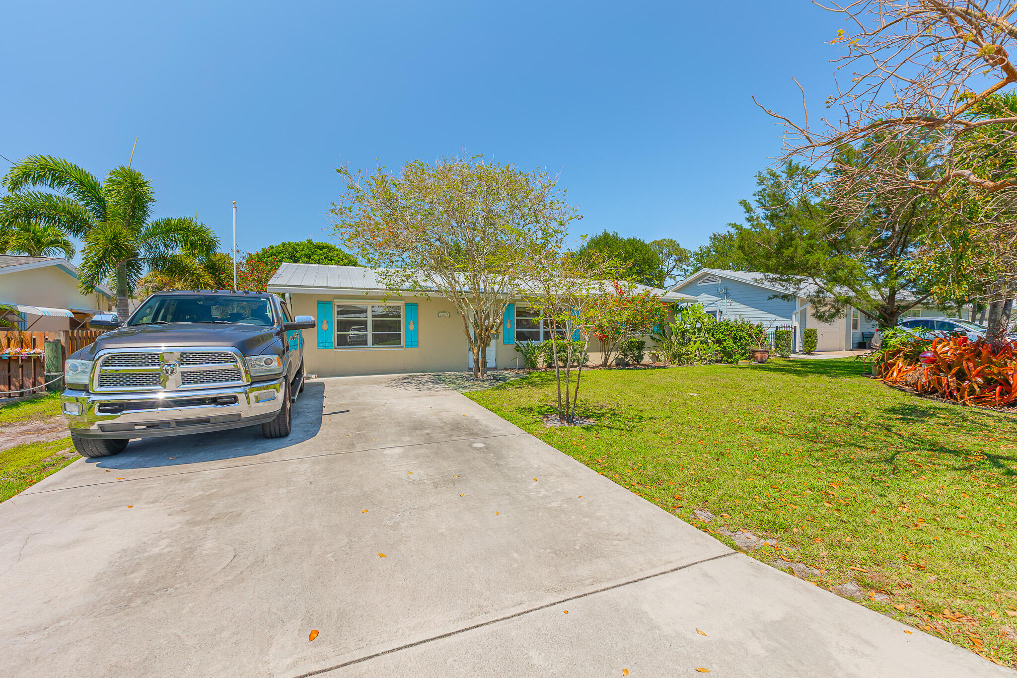 1079 NE Crescent Street