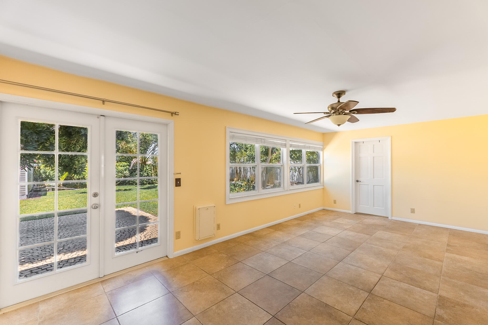 1079 NE Crescent Street