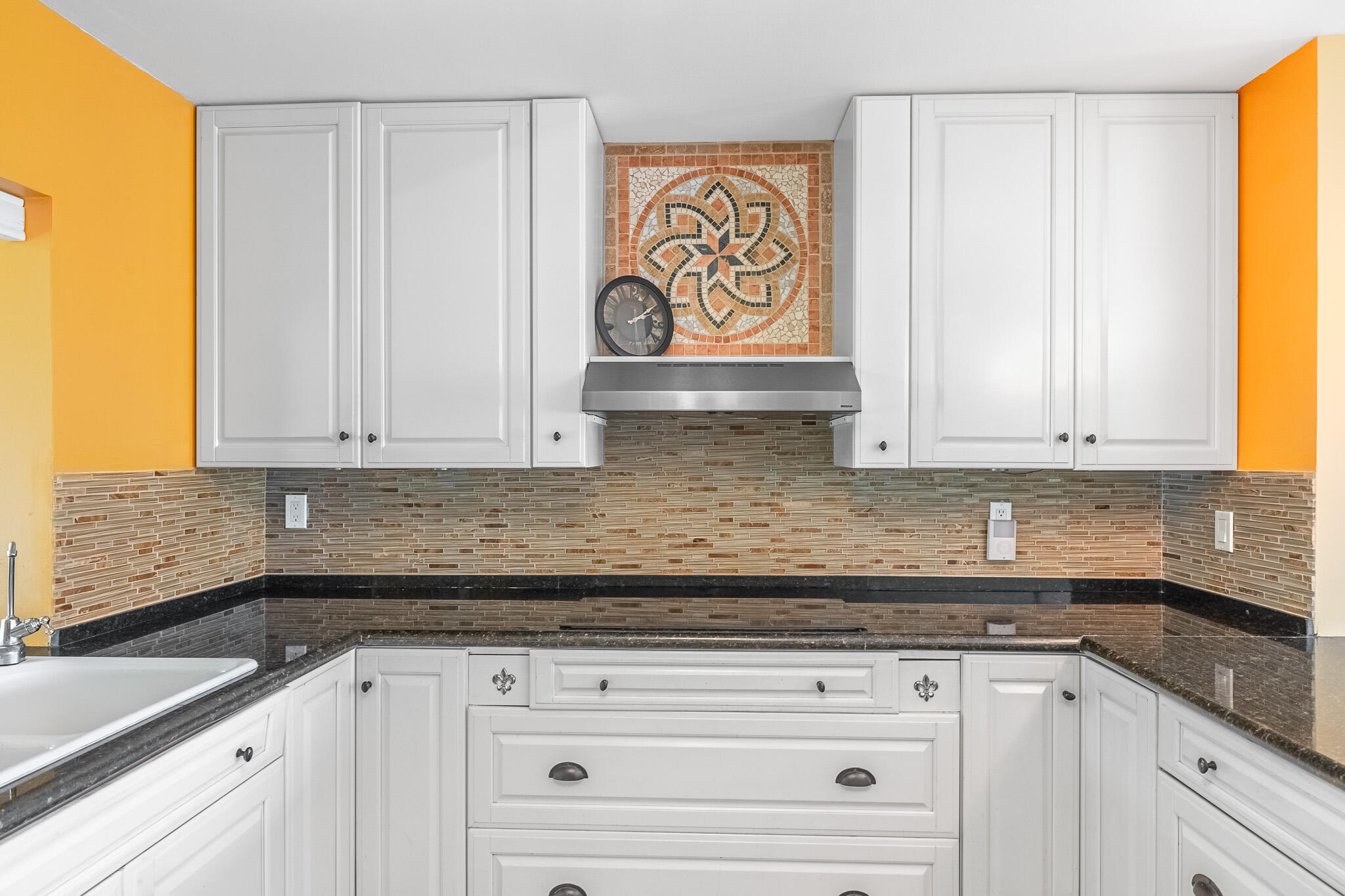 1079 NE Crescent Street