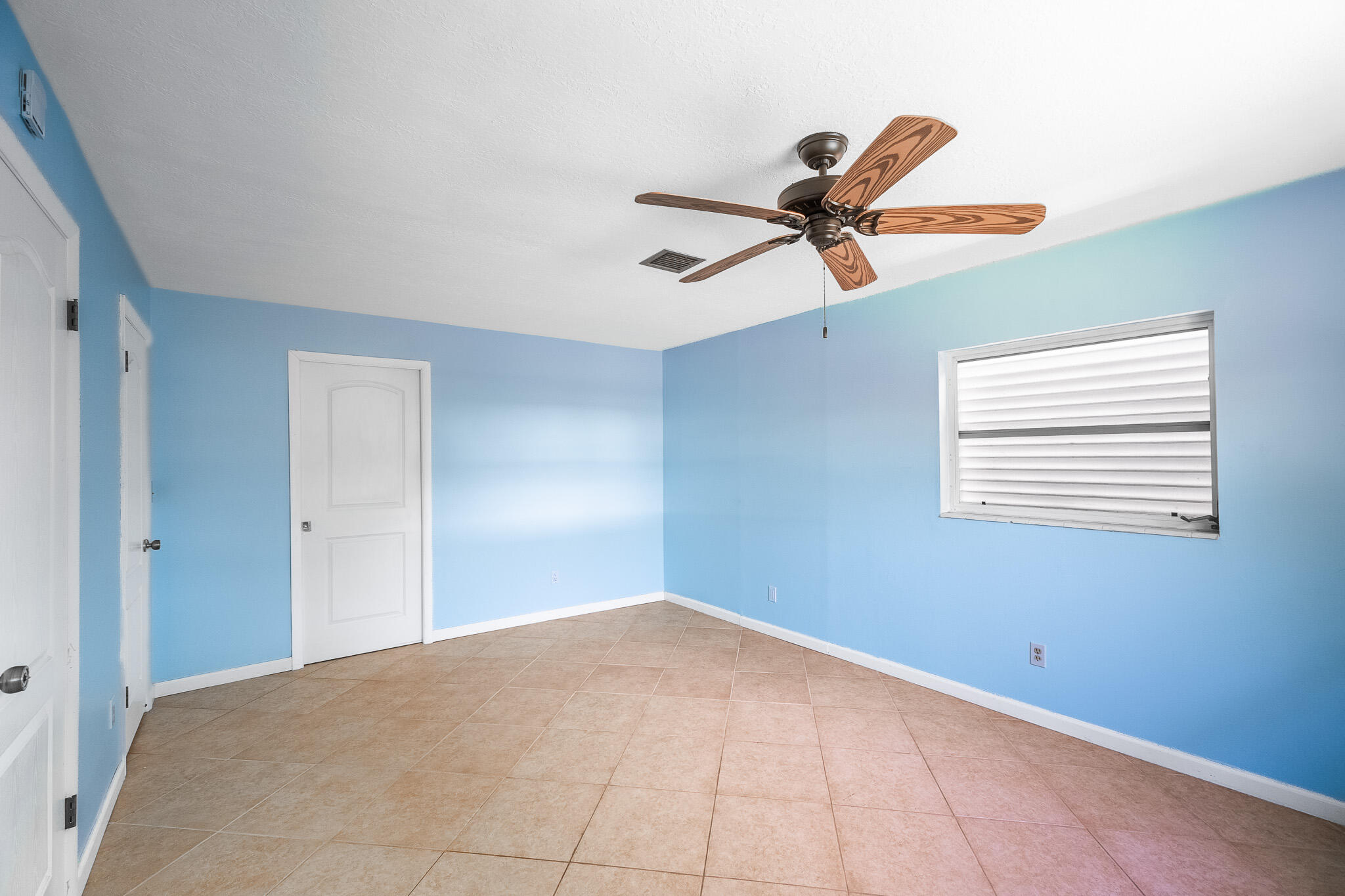 1079 NE Crescent Street