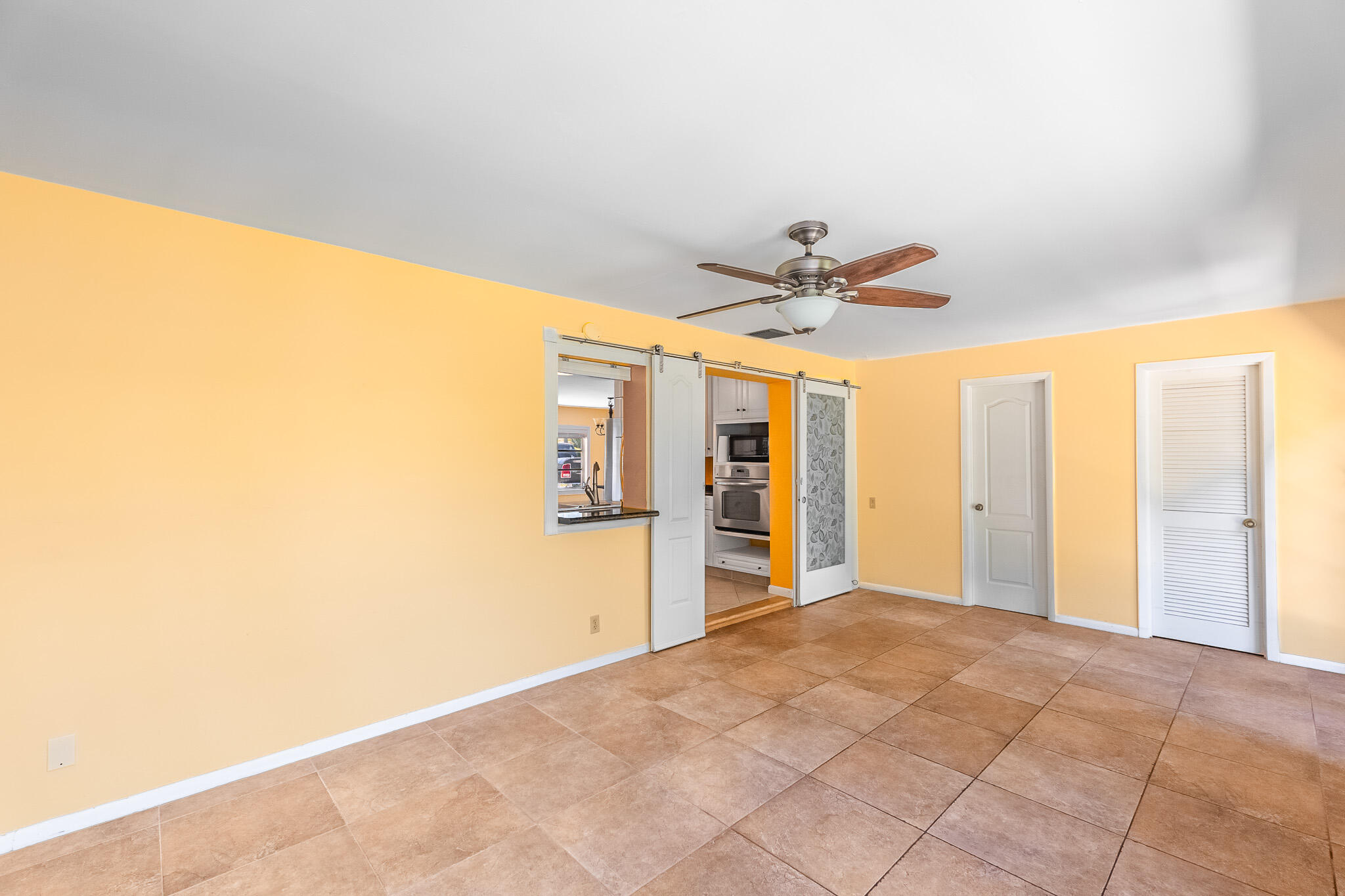 1079 NE Crescent Street