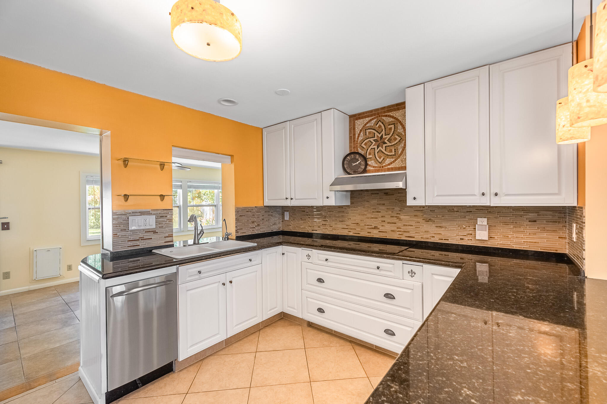 1079 NE Crescent Street