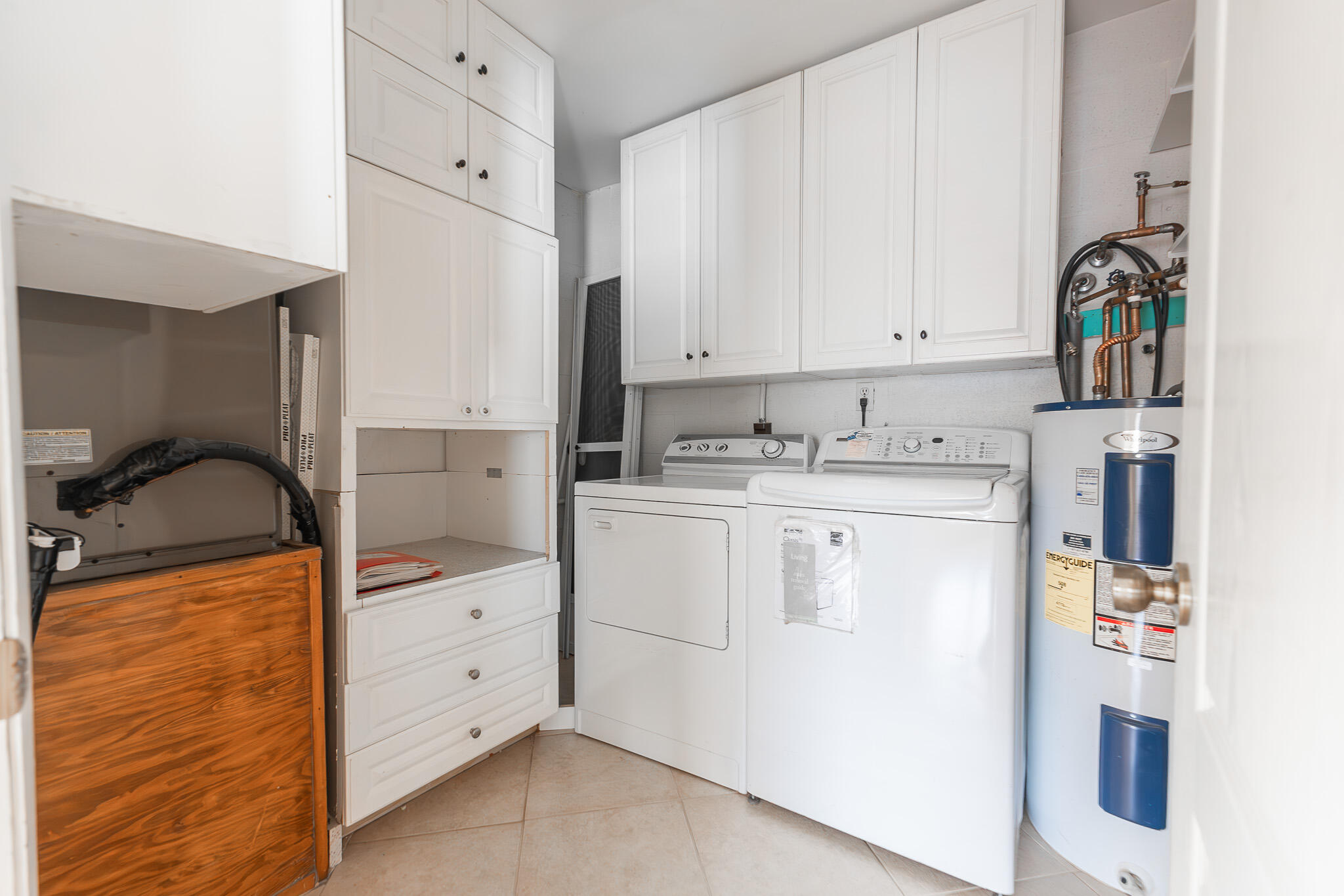 1079 NE Crescent Street