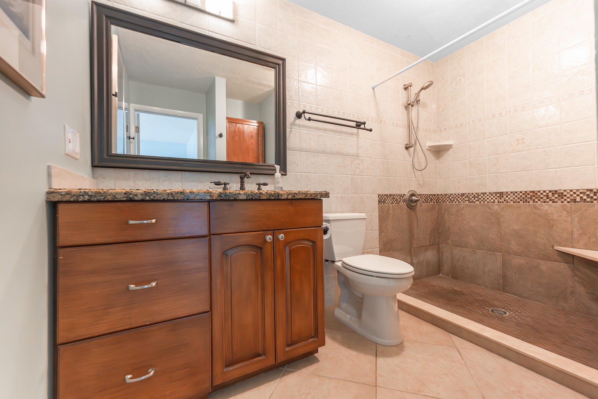 1079 NE Crescent Street