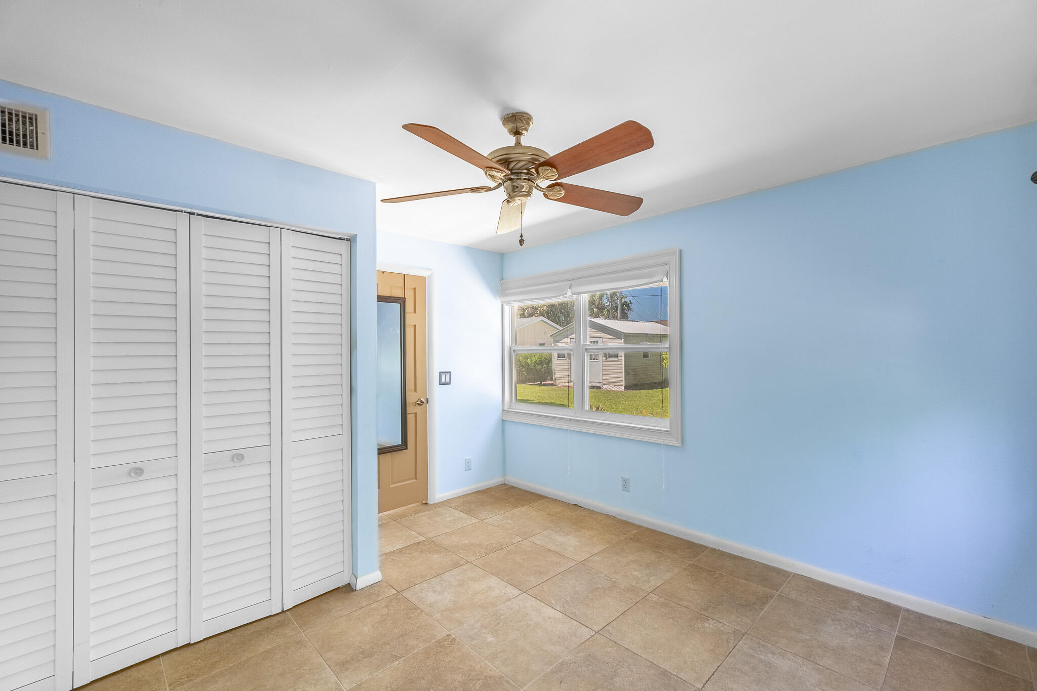 1079 NE Crescent Street