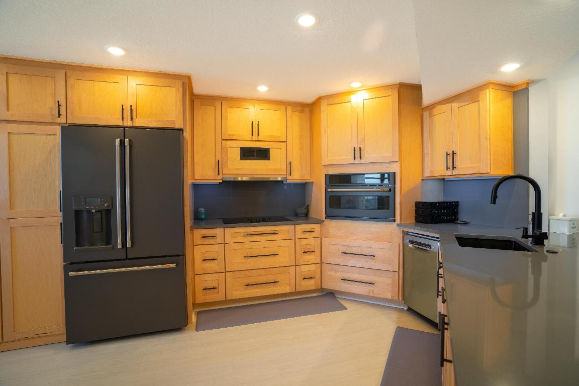 9500 S Ocean Drive 1208