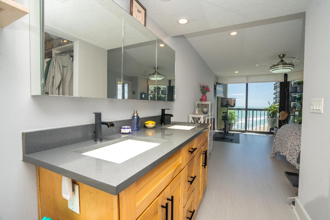 9500 S Ocean Drive 1208