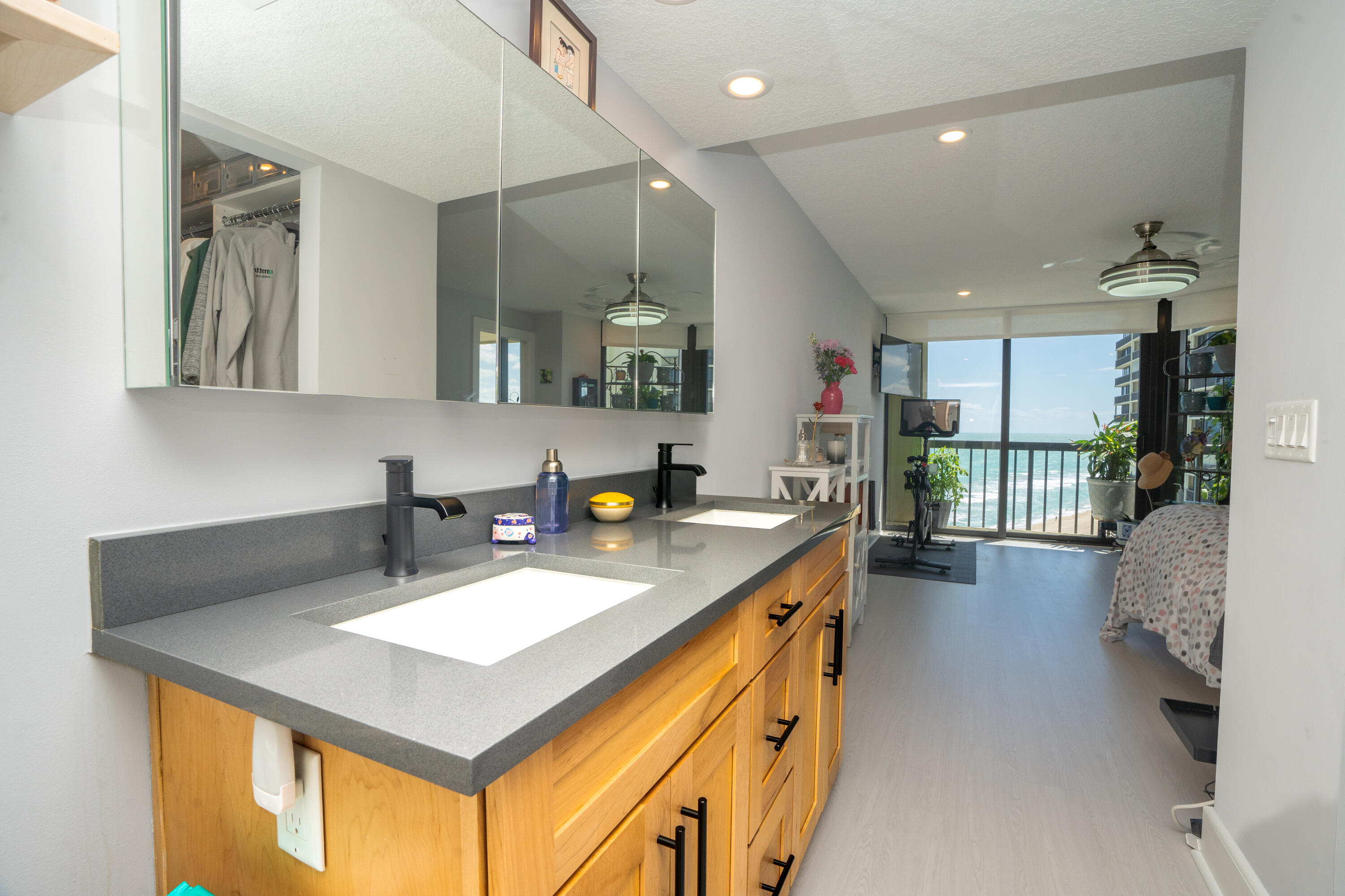 9500 S Ocean Drive 1208