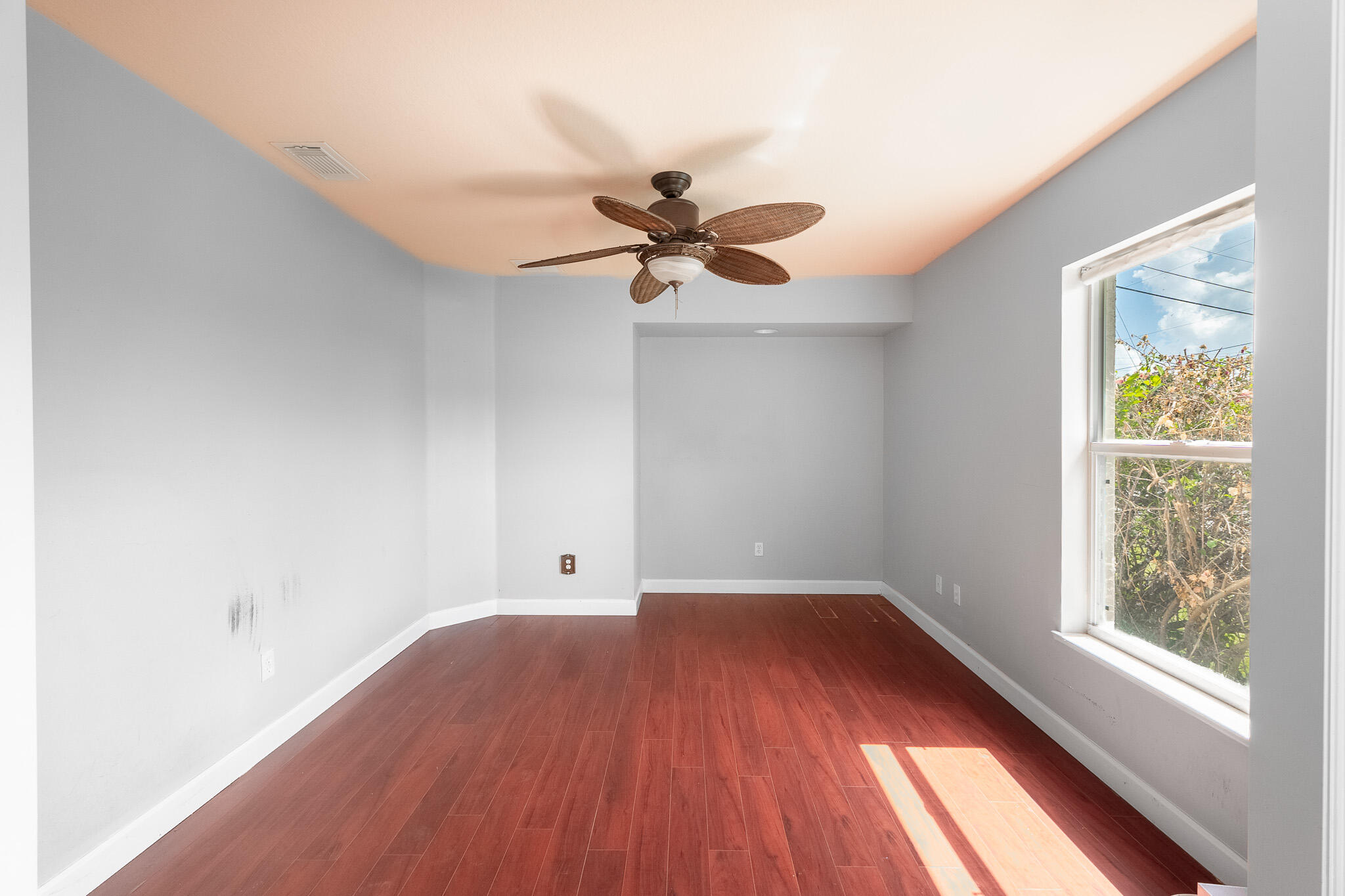 1501 SW Kamchatka Avenue