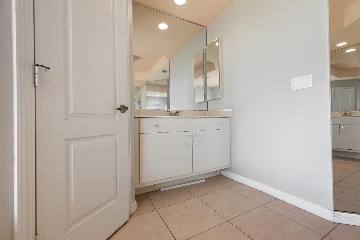 1501 SW Kamchatka Avenue