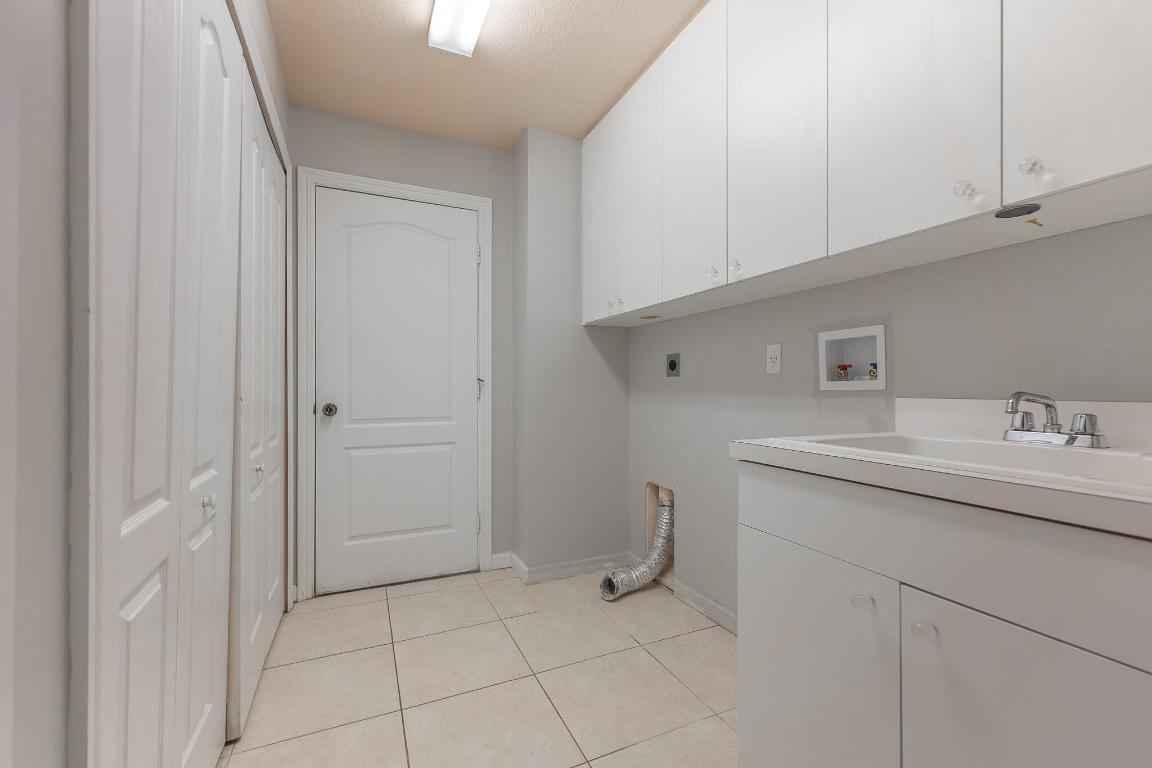 1501 SW Kamchatka Avenue