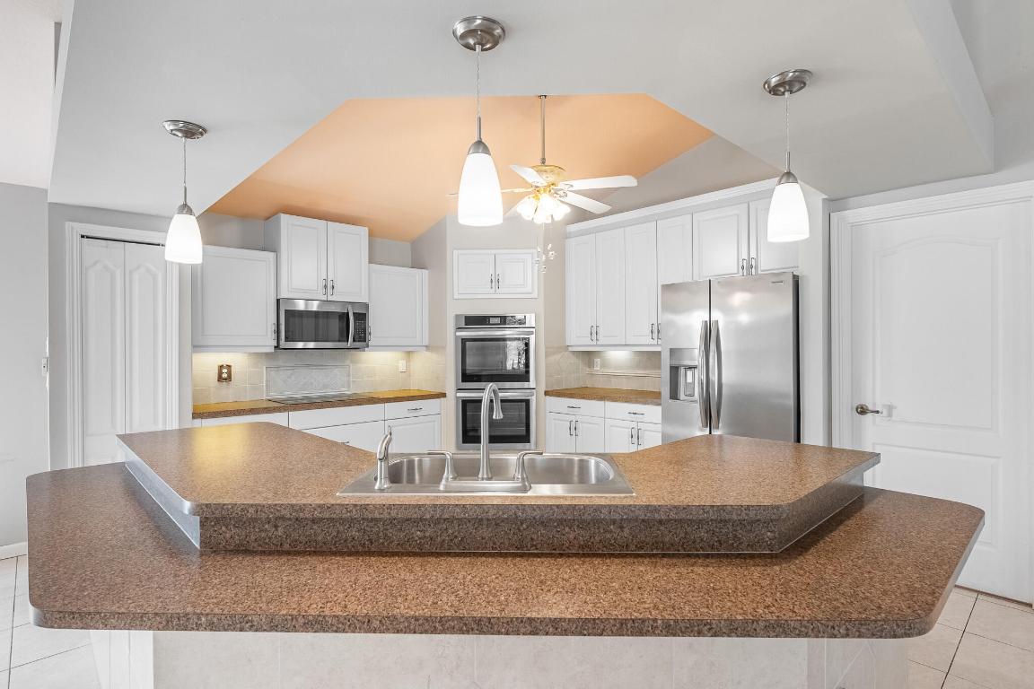 1501 SW Kamchatka Avenue