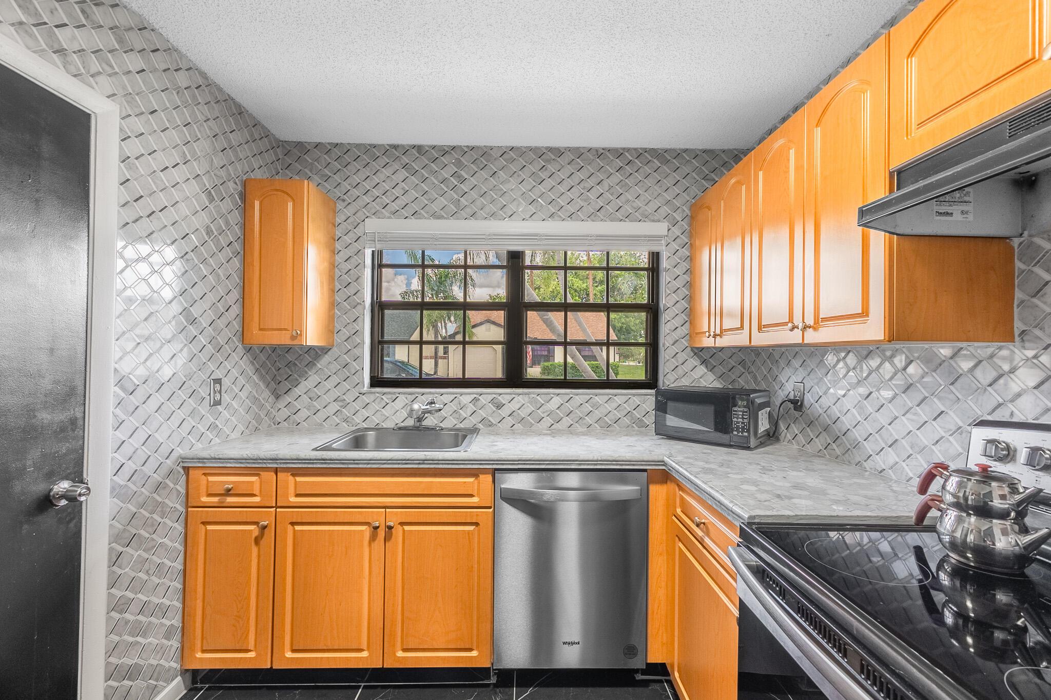 2229 SE Brekenridge Circle