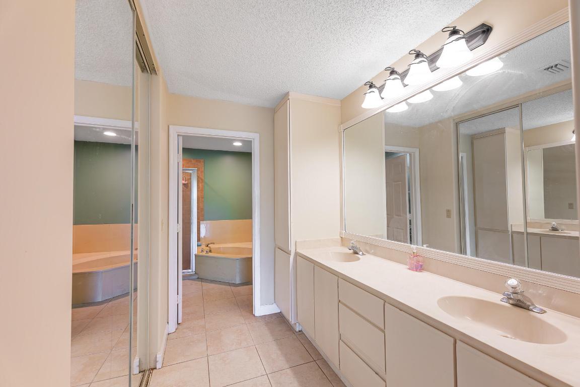 2322 SW Olympic Club Terrace