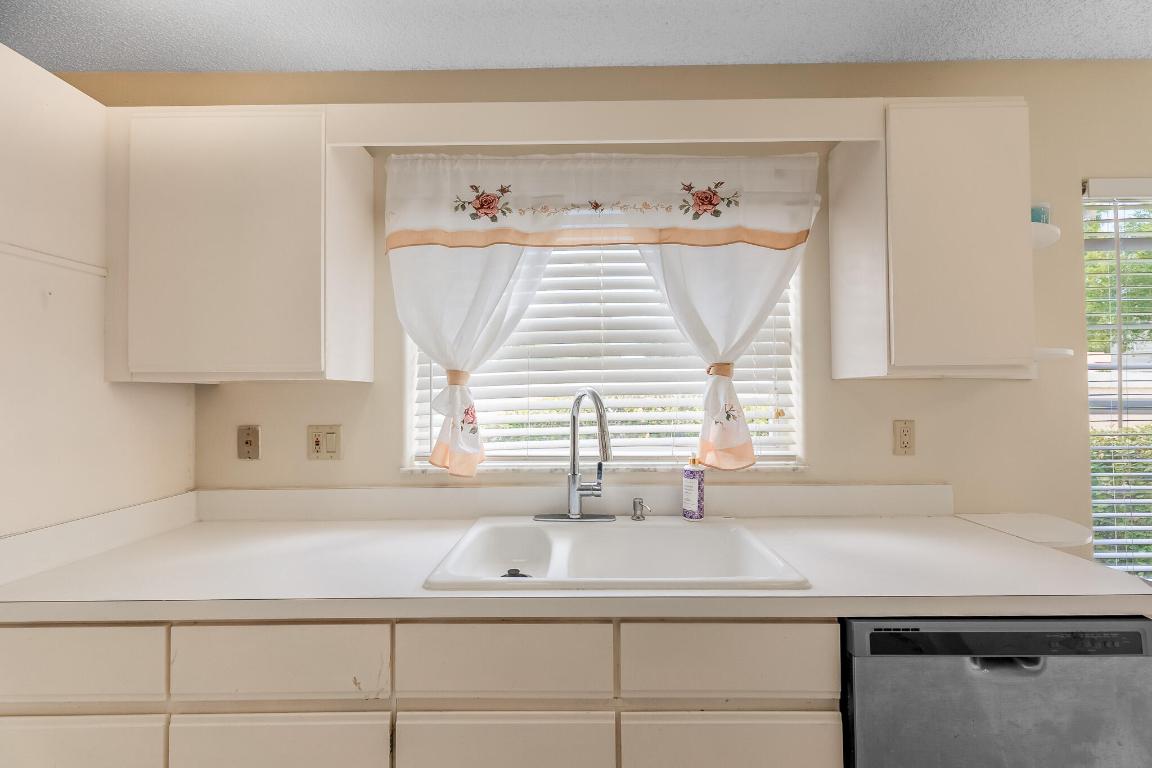 2322 SW Olympic Club Terrace