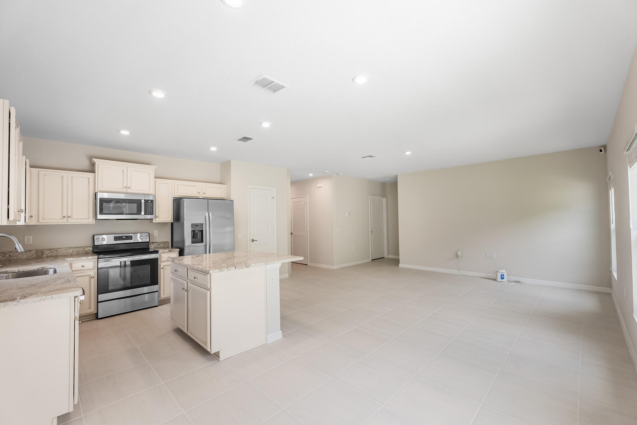 3639 Sapphire Hollow Way