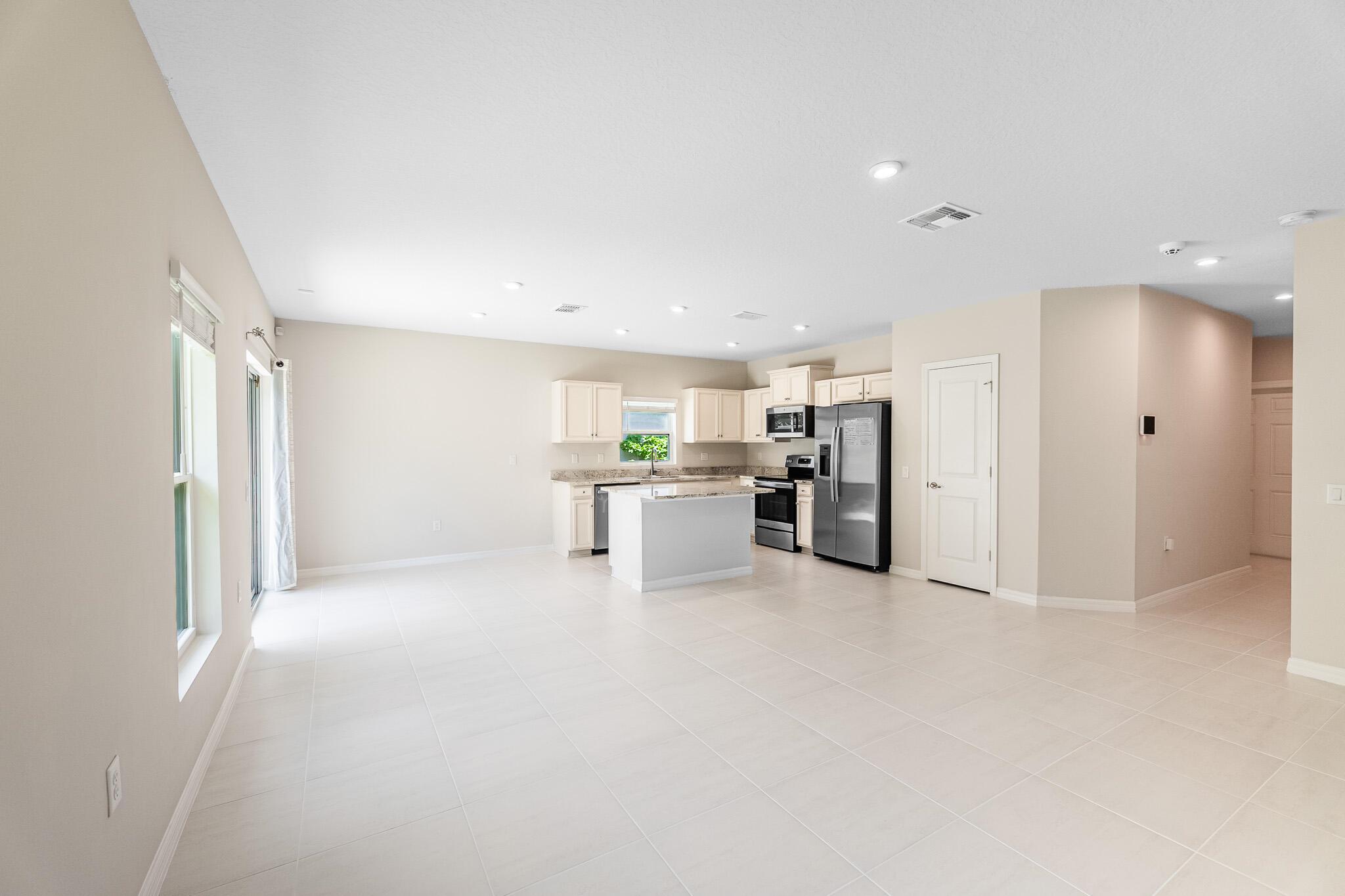 3639 Sapphire Hollow Way