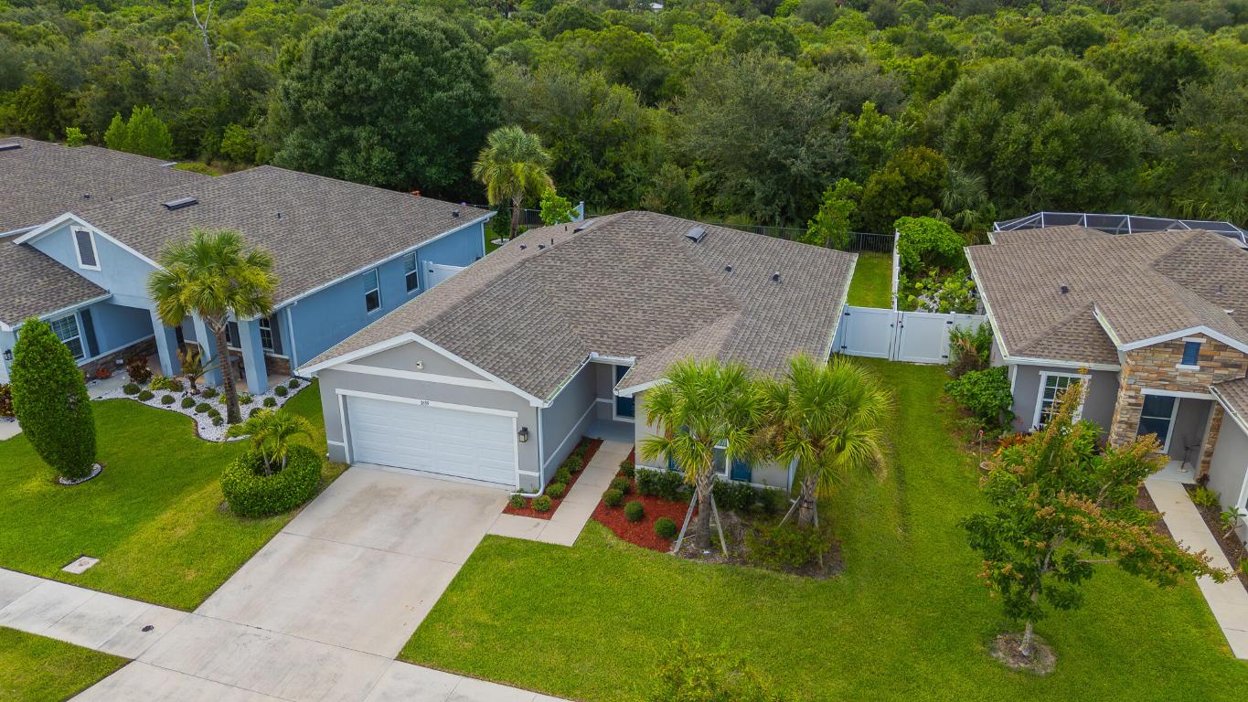 3639 Sapphire Hollow Way