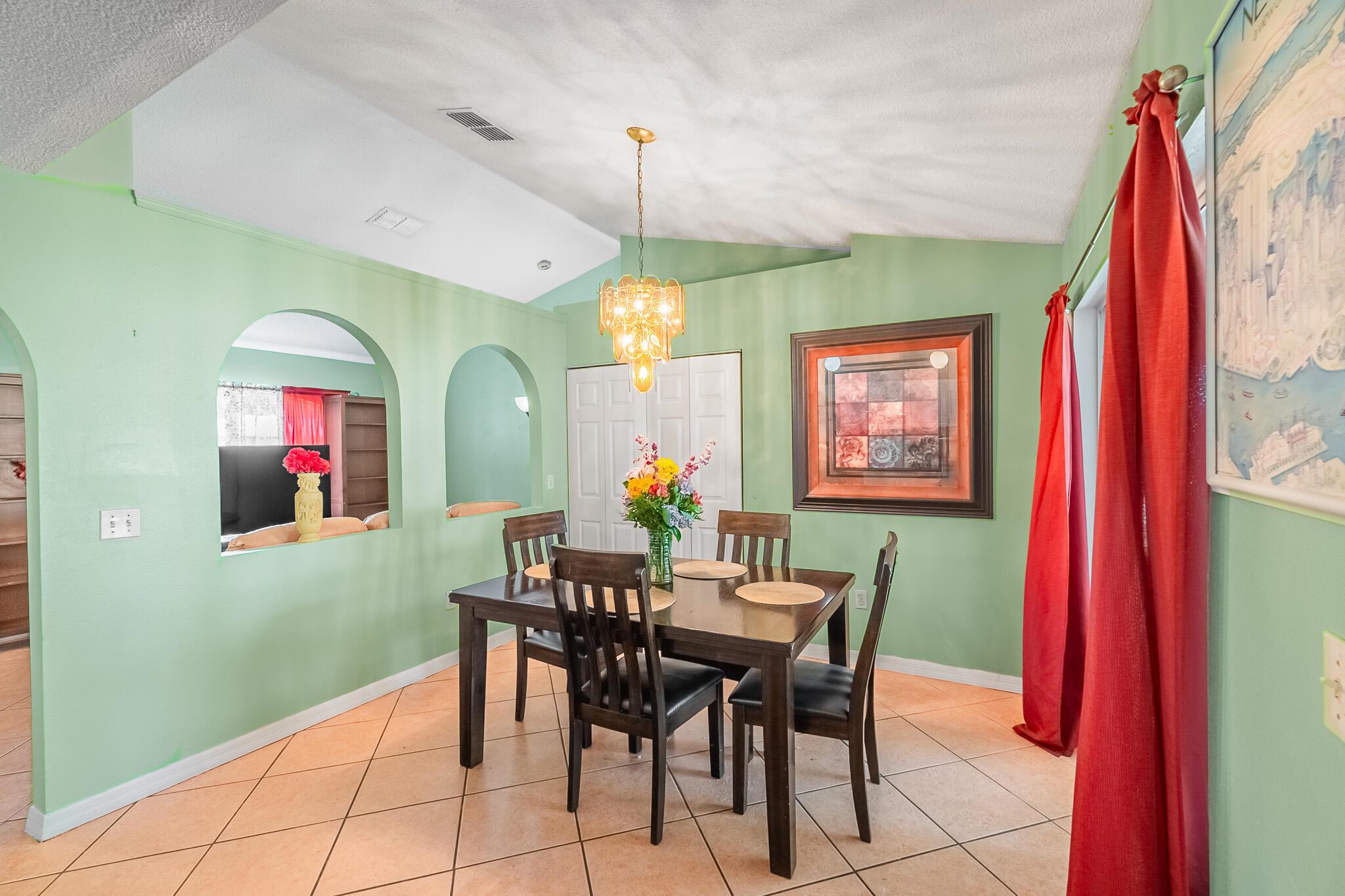 556 SW Buswell Avenue