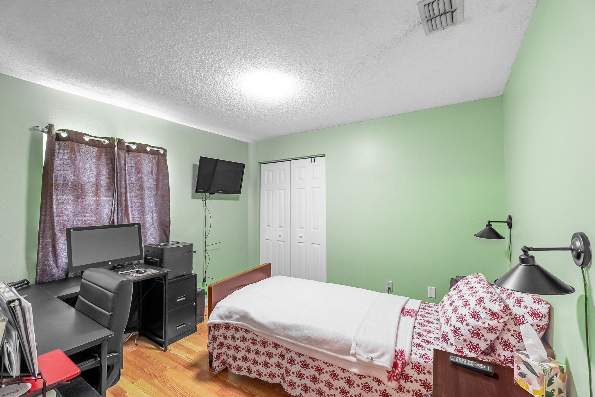 556 SW Buswell Avenue