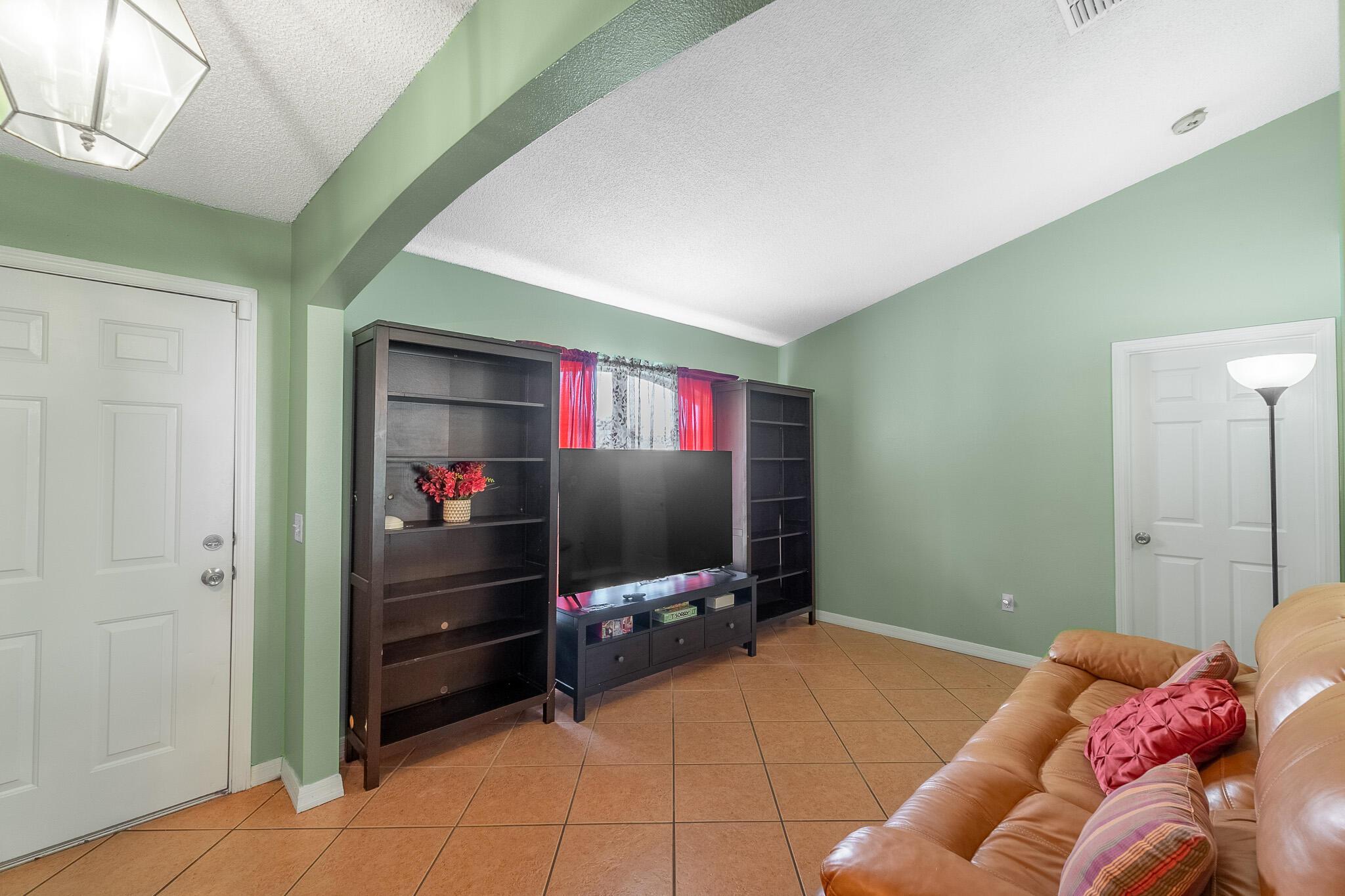 556 SW Buswell Avenue