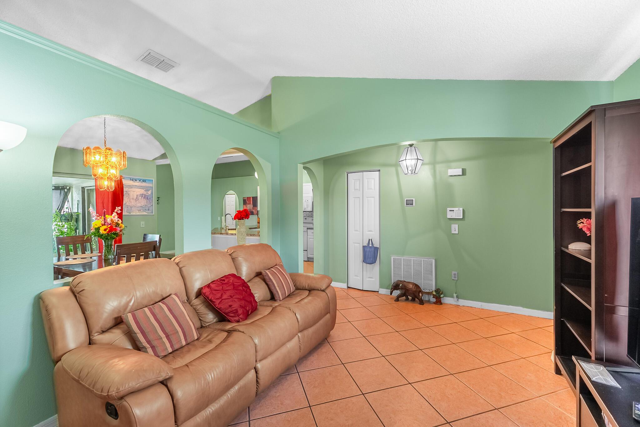 556 SW Buswell Avenue