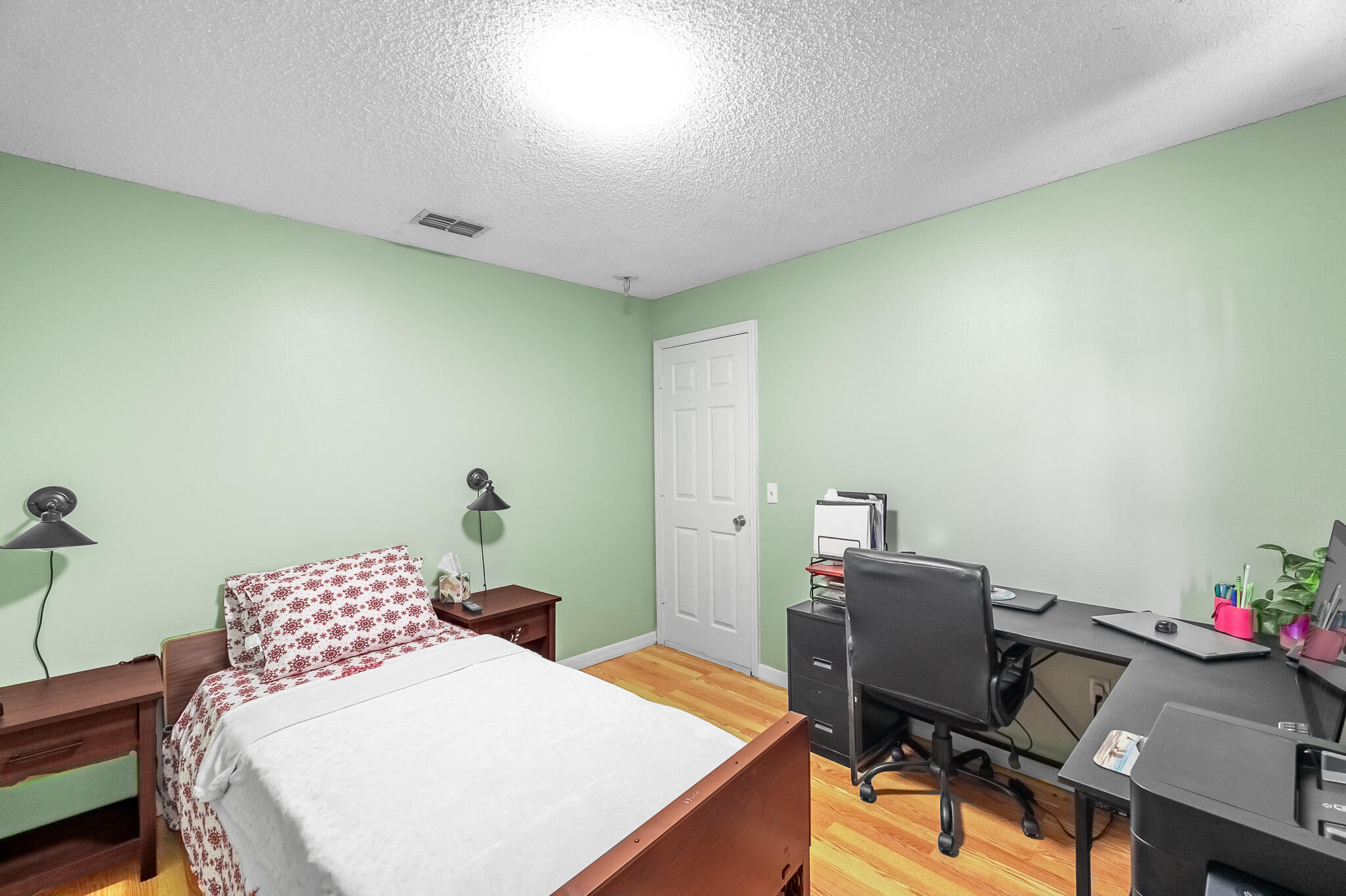 556 SW Buswell Avenue