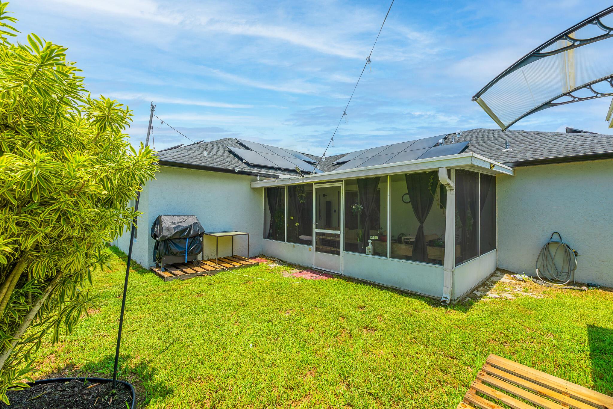 556 SW Buswell Avenue