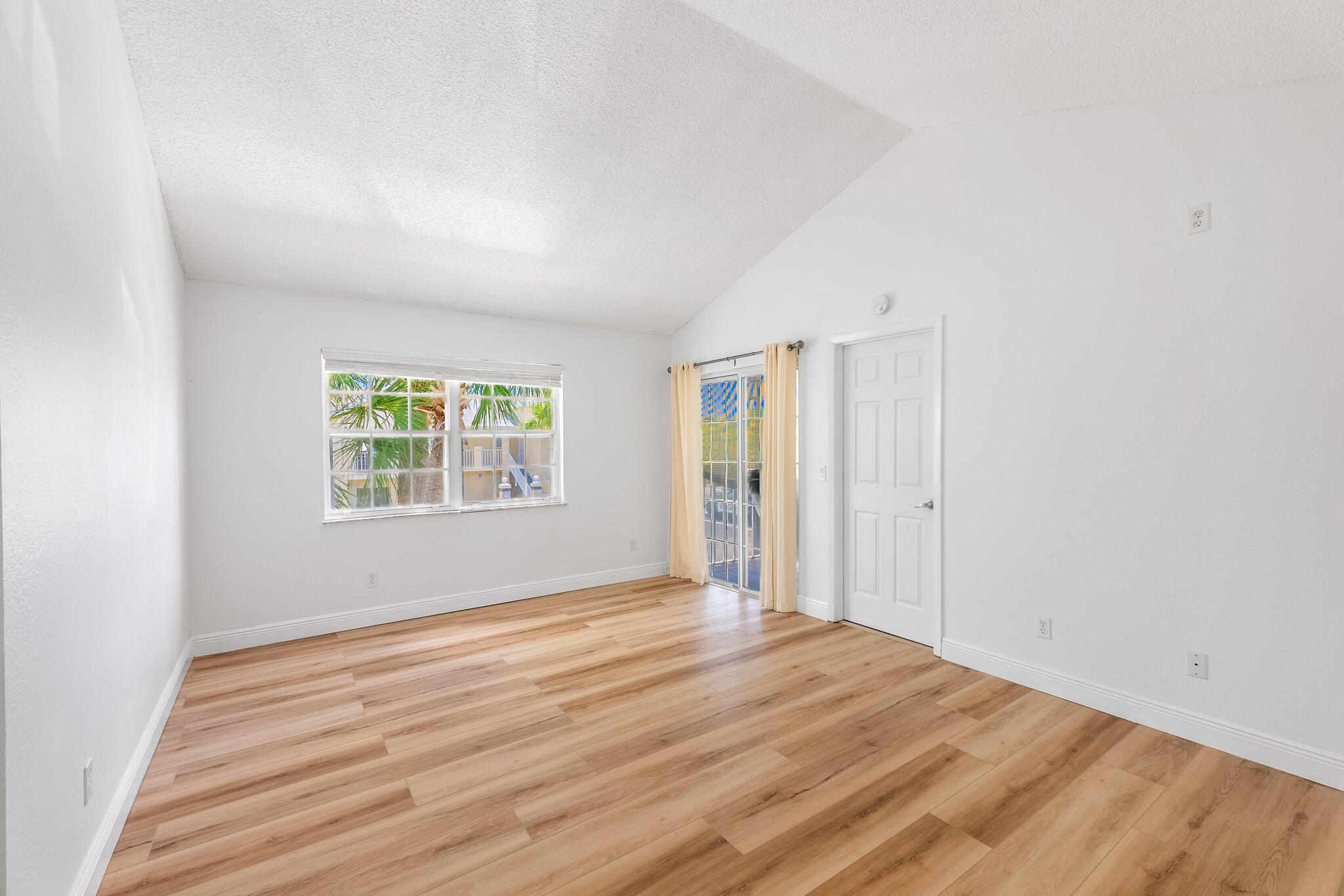 1629 SE Green Acres Circle 202