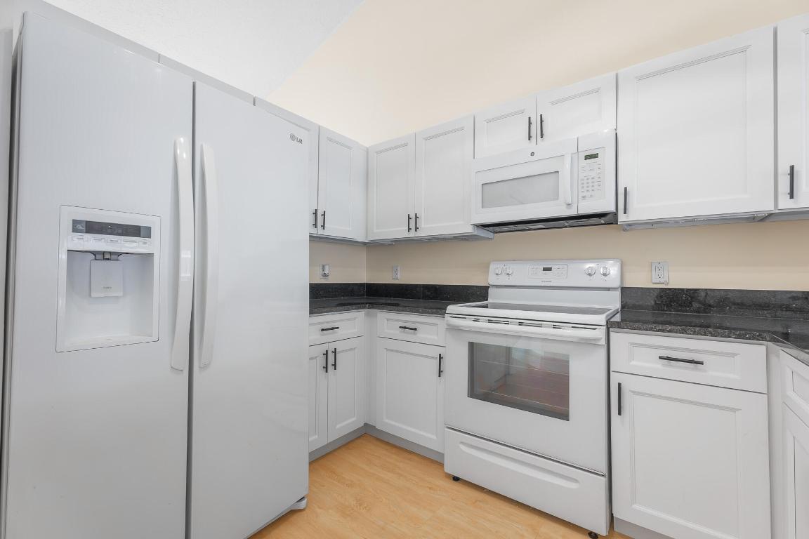 460 NW Casanova Circle