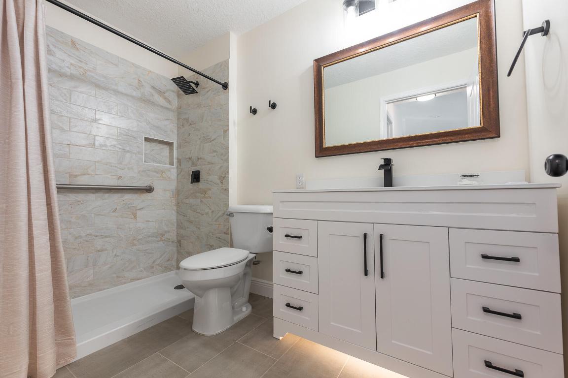 460 NW Casanova Circle