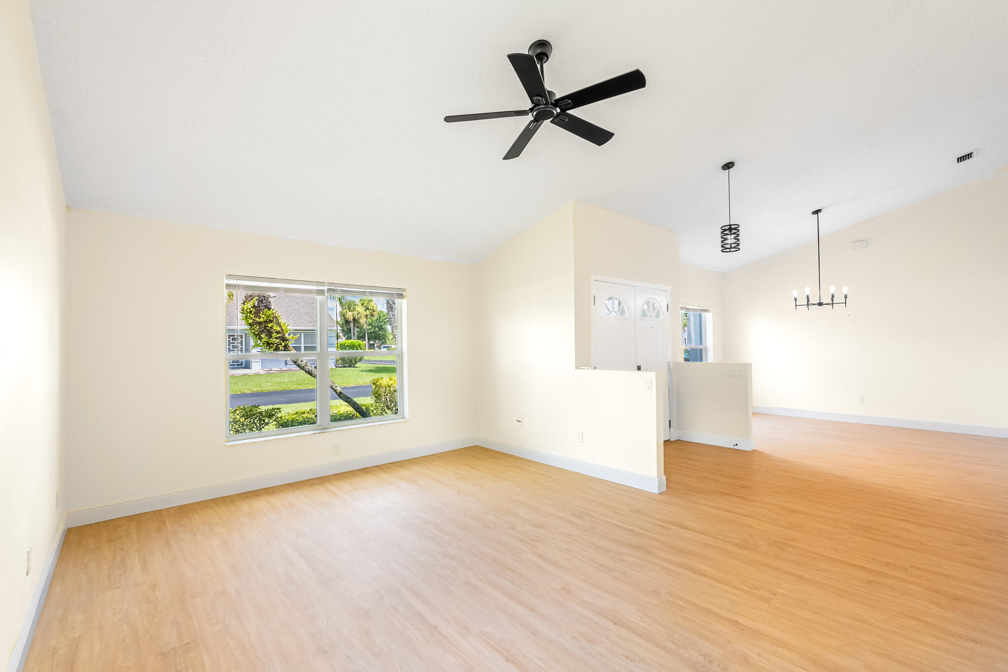 460 NW Casanova Circle