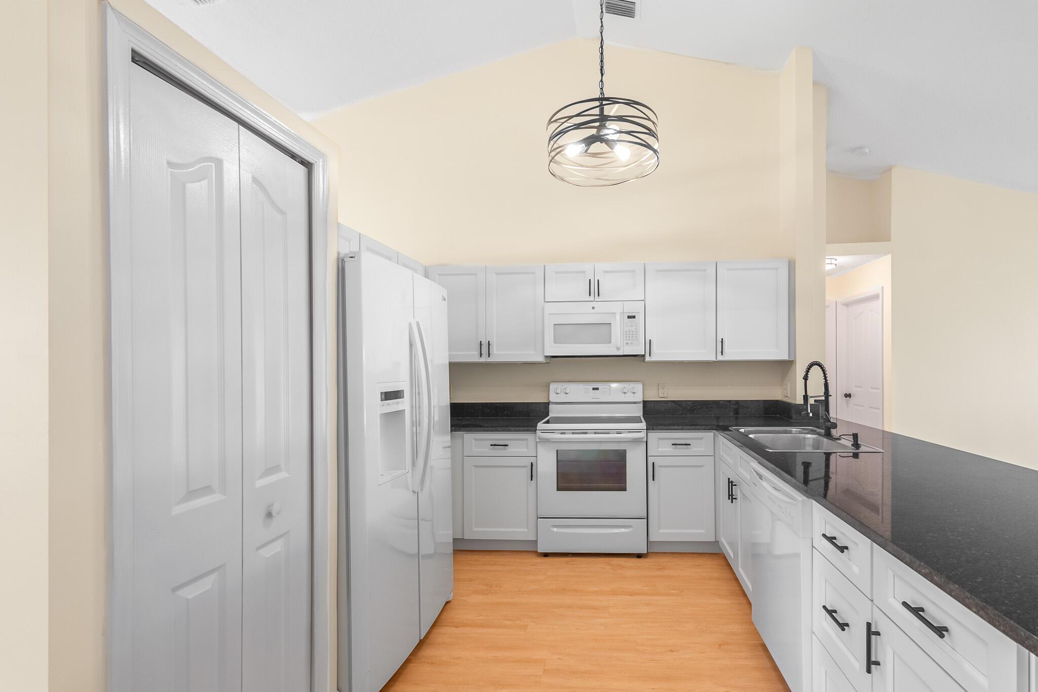 460 NW Casanova Circle