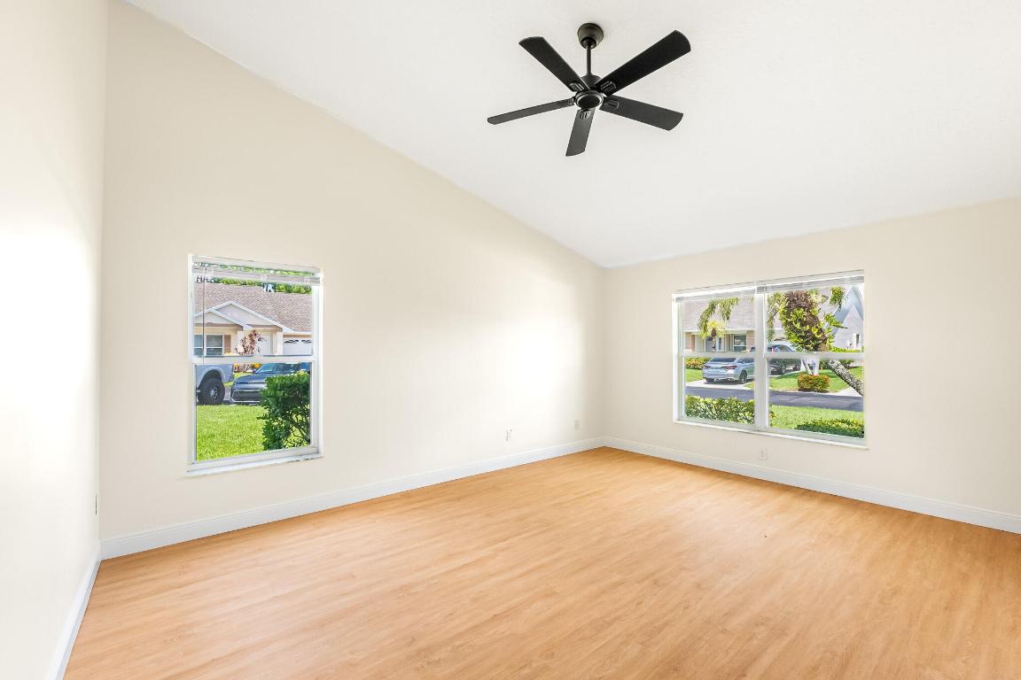 460 NW Casanova Circle