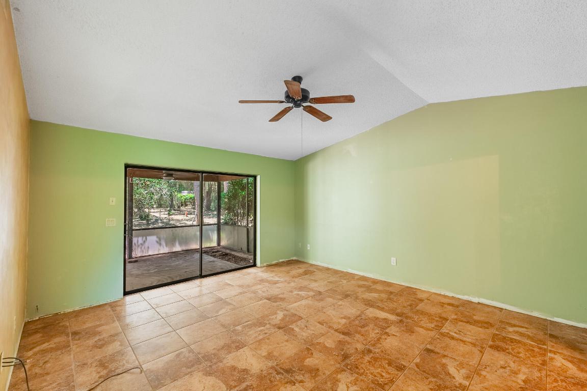 4123 N Old Dixie Highway