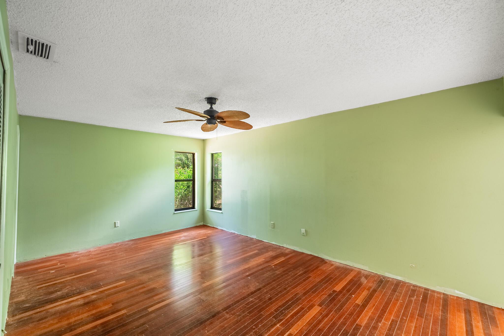 4123 N Old Dixie Highway