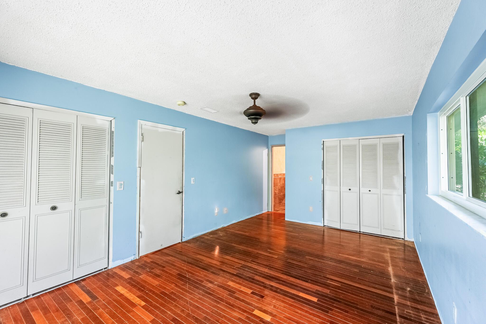 4123 N Old Dixie Highway