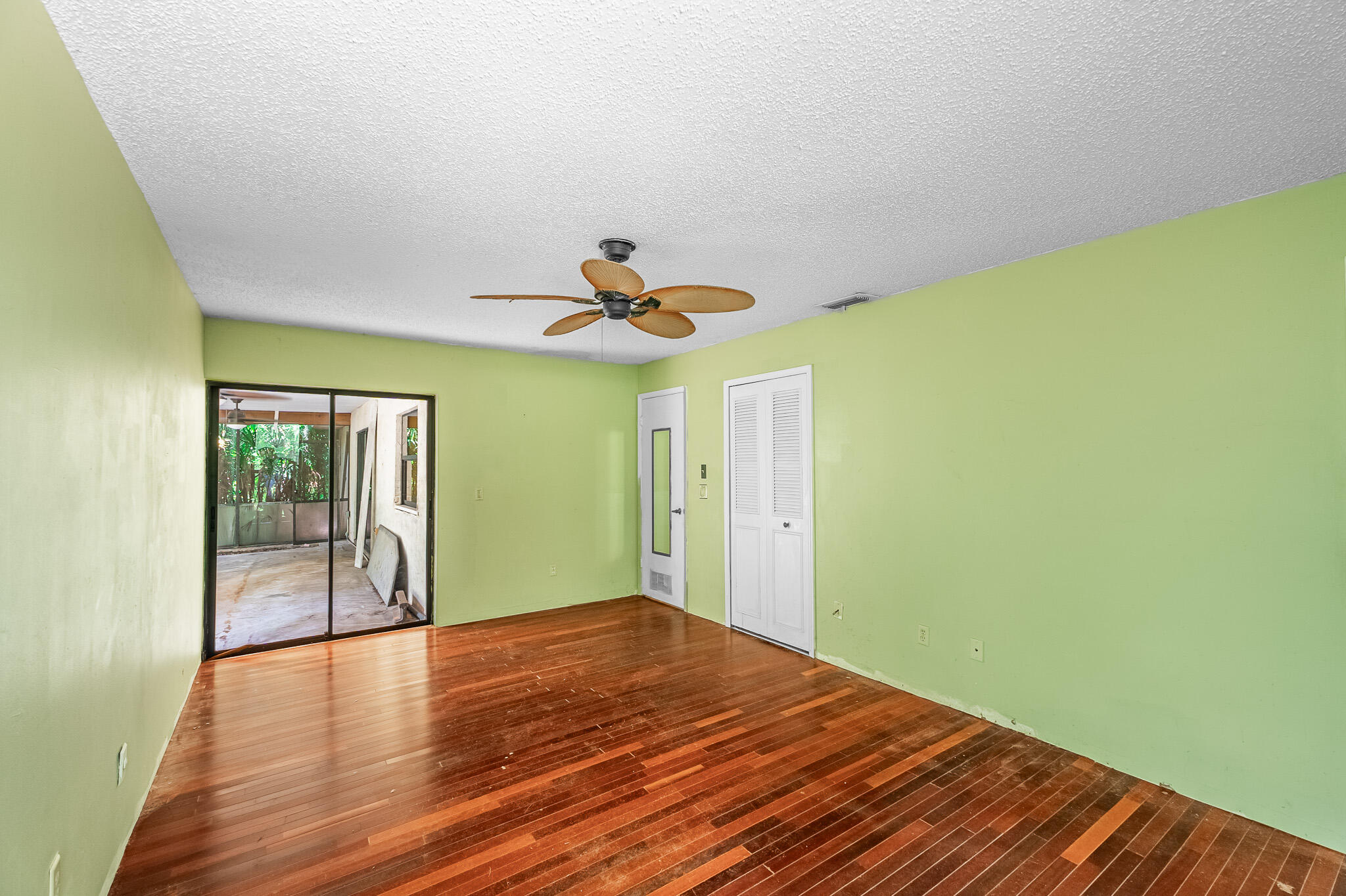 4123 N Old Dixie Highway