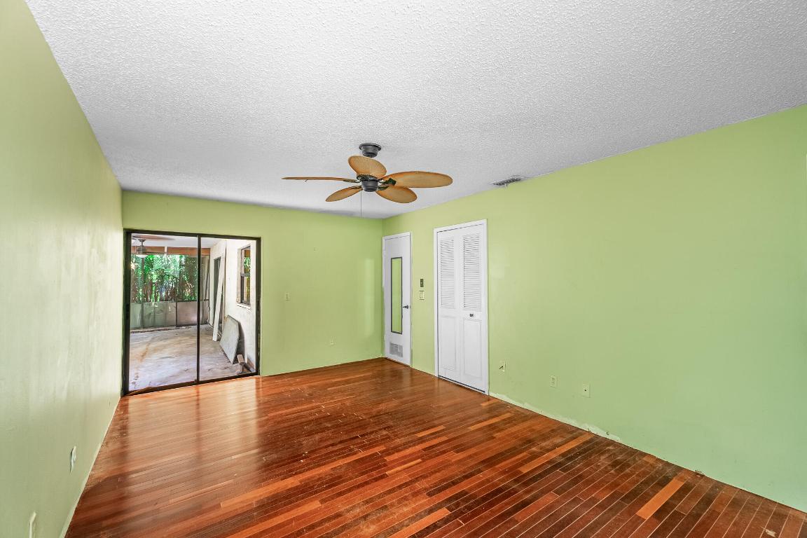 4123 N Old Dixie Highway