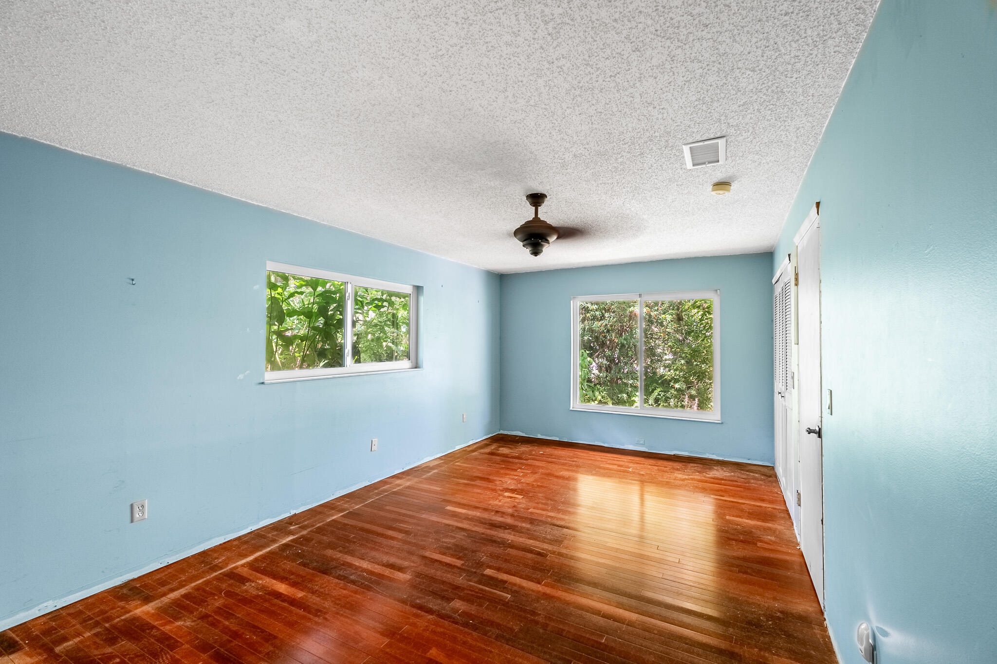 4123 N Old Dixie Highway