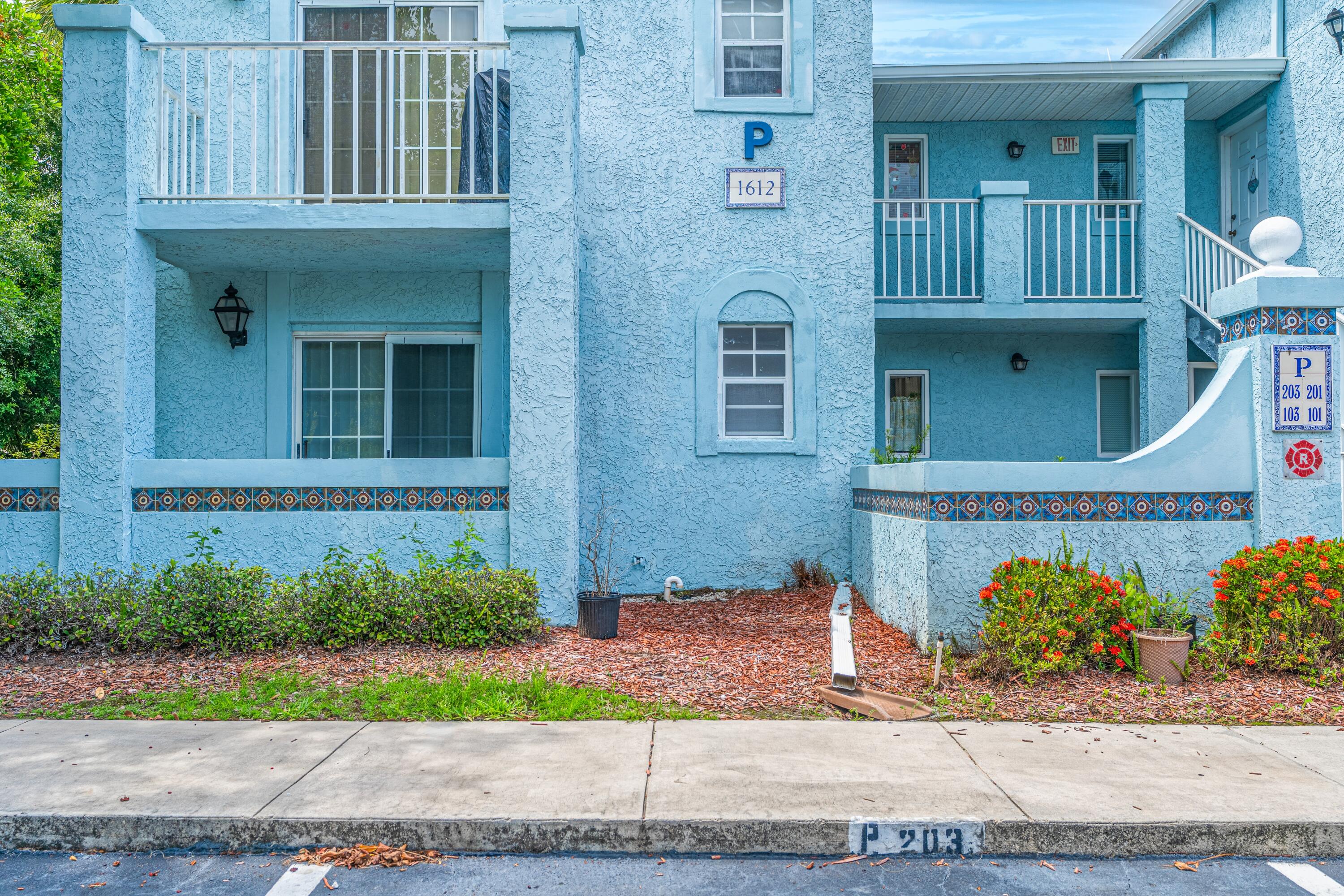 1612 SE Green Acres Circle 103