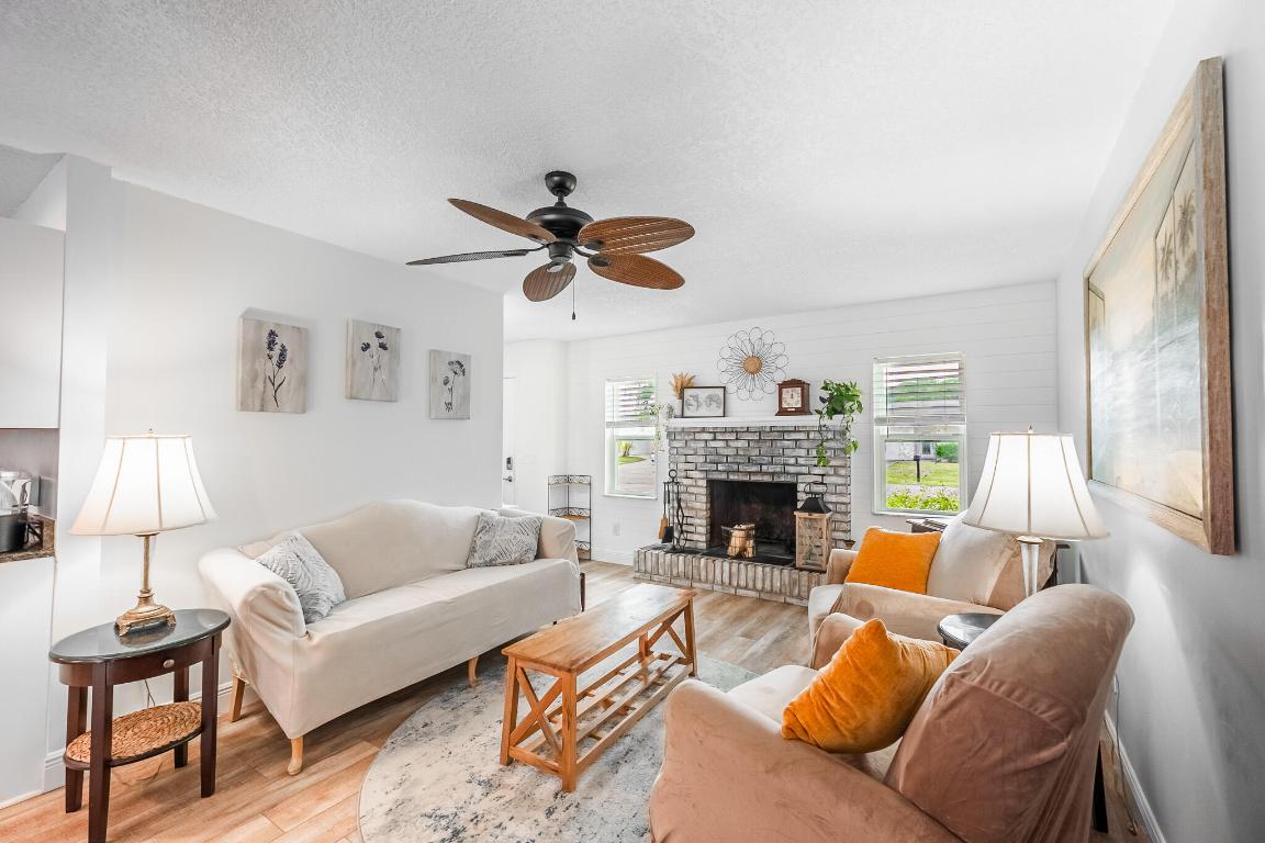 751 SE Whitehurst Avenue