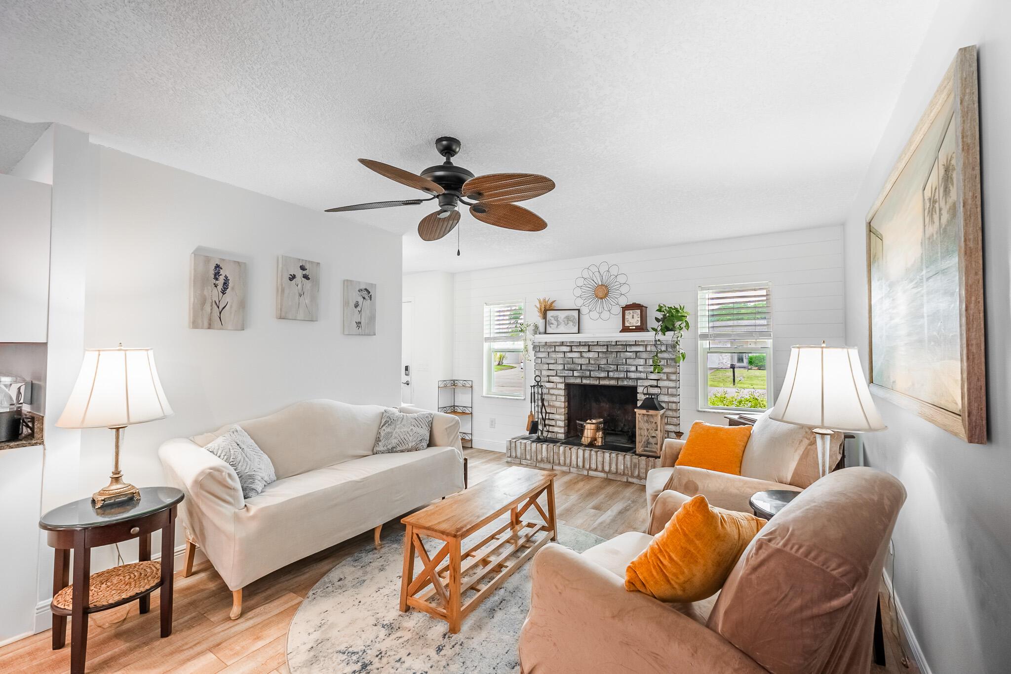 751 SE Whitehurst Avenue